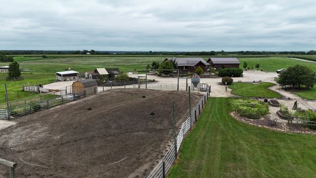 2951 N 28th Road, Seneca, IL 61360