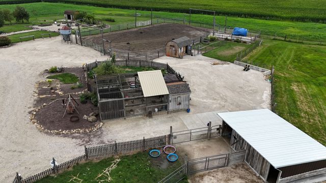 2951 N 28th Road, Seneca, IL 61360