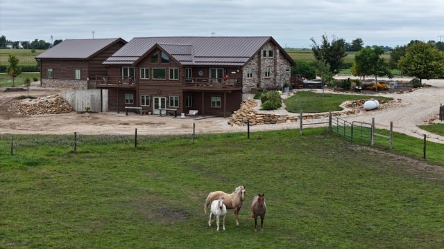 2951 N 28th Road, Seneca, IL 61360