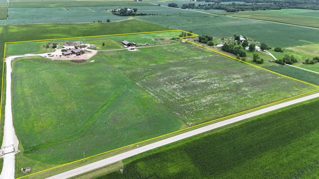 2951 N 28th Road, Seneca, IL 61360