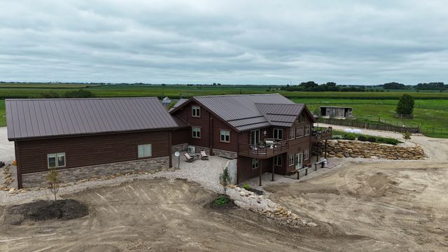 2951 N 28th Road, Seneca, IL 61360