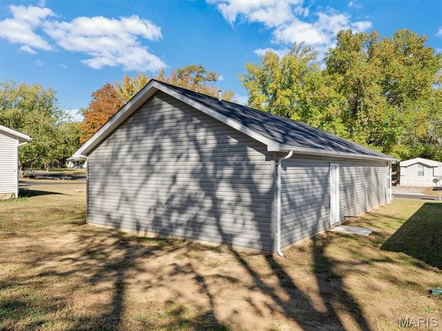 1330 Casey Avenue, St Clair, MO 63077