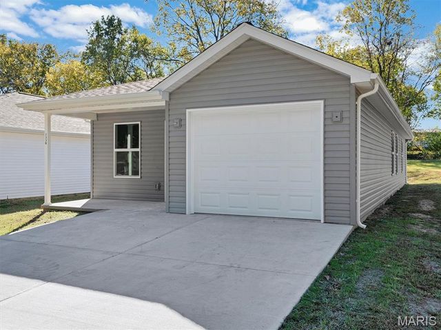 1330 Casey Avenue, St Clair, MO 63077