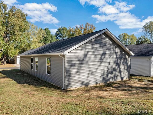 1330 Casey Avenue, St Clair, MO 63077