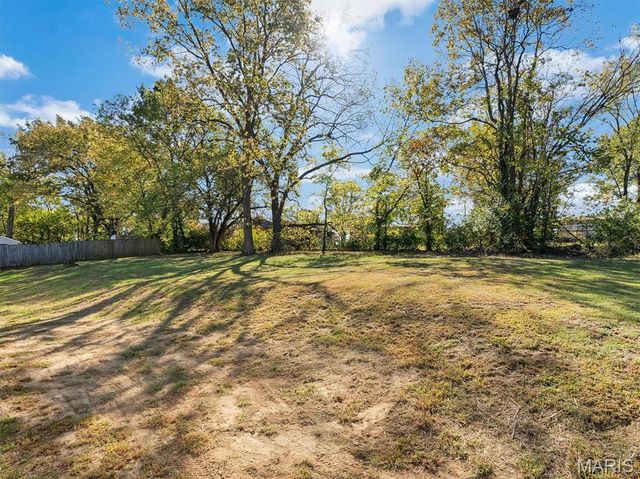 1330 Casey Avenue, St Clair, MO 63077