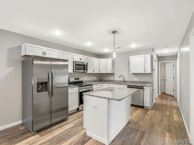 1330 Casey Avenue, St Clair, MO 63077