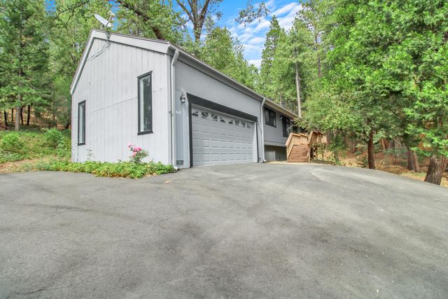 607 Dogwood Dr, Murphys, CA 95247