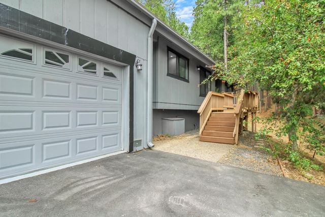 607 Dogwood Dr, Murphys, CA 95247