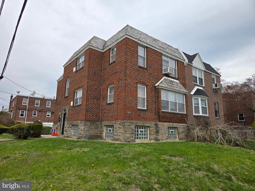 1301 E JOHNSON ST, Philadelphia, PA 19138