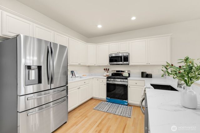 252 245th Place NE, Sammamish, WA 98074