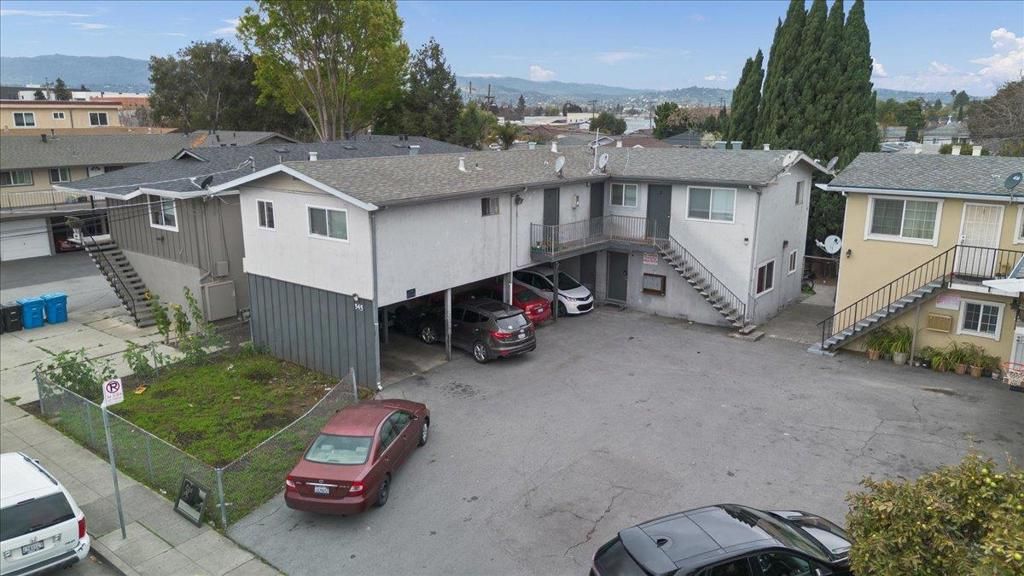 Image 1 of property listing at 545 Hampshire Avenue, Redwood City, CA 94063