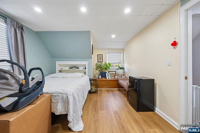 36 Woodside Avenue, Hawthorne, NJ 07506