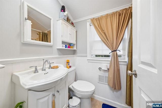 36 Woodside Avenue, Hawthorne, NJ 07506