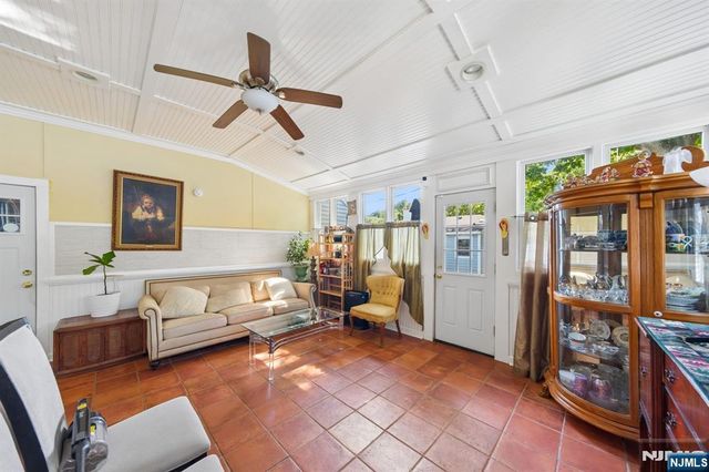 36 Woodside Avenue, Hawthorne, NJ 07506