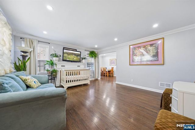 36 Woodside Avenue, Hawthorne, NJ 07506