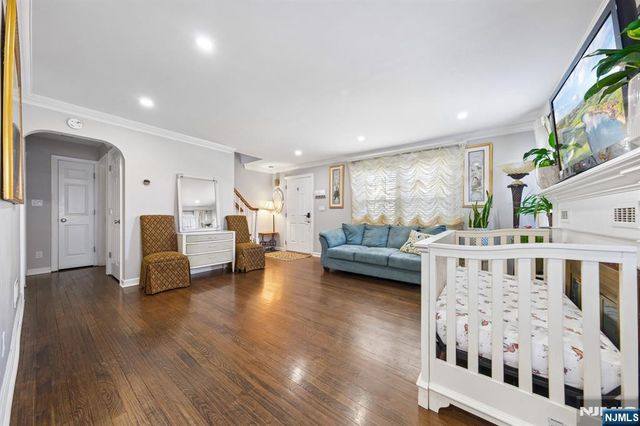 36 Woodside Avenue, Hawthorne, NJ 07506