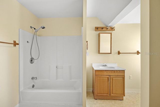 19621 LAKE LINCOLN LANE, Eustis, FL 32736