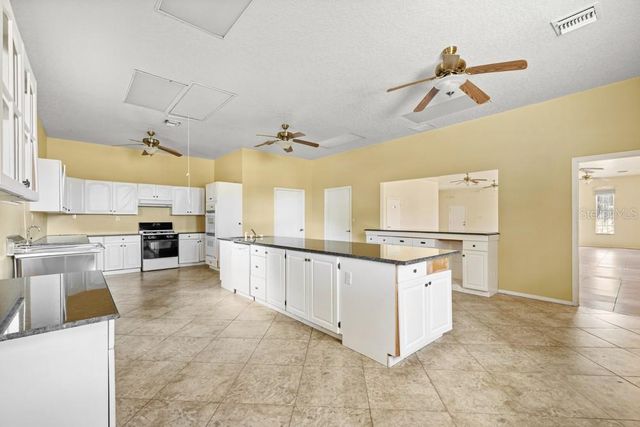 19621 LAKE LINCOLN LANE, Eustis, FL 32736