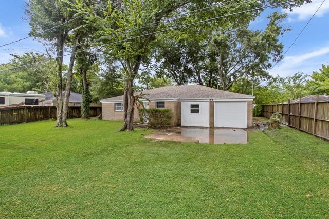 3114 Carolyn Street, Bacliff, TX 77518