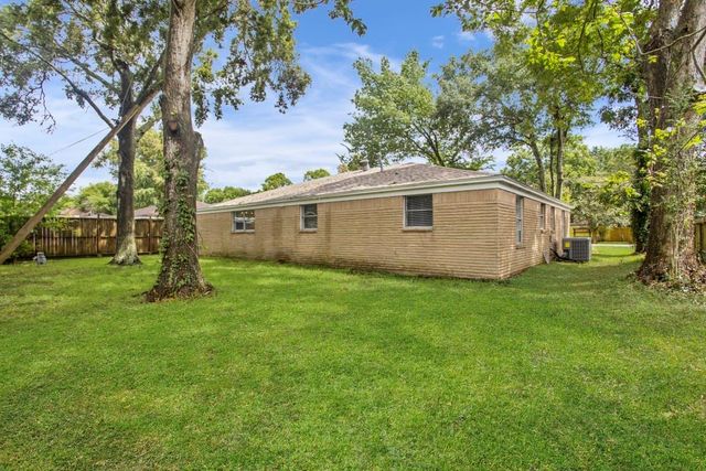 3114 Carolyn Street, Bacliff, TX 77518