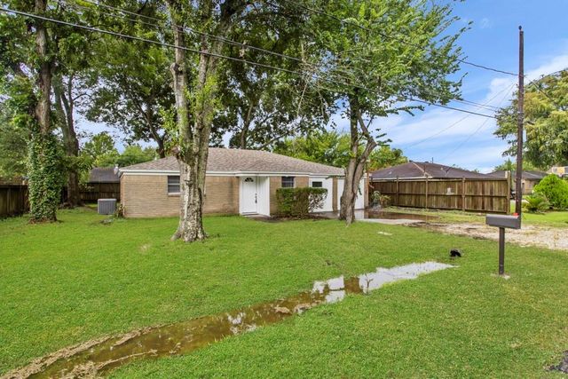 3114 Carolyn Street, Bacliff, TX 77518