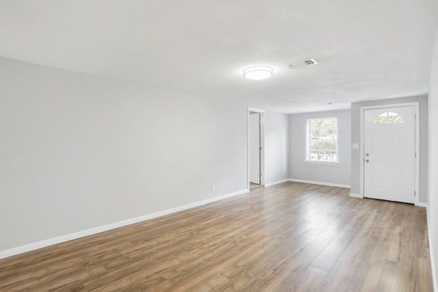 3114 Carolyn Street, Bacliff, TX 77518