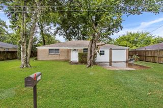 3114 Carolyn Street, Bacliff, TX 77518