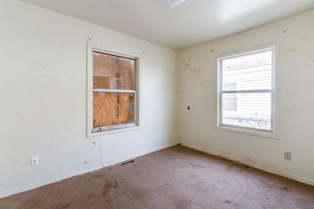 833 N Poplar, Wichita, KS 67214