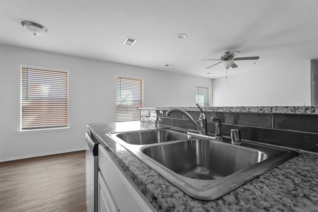 507 W Walker Street 509, Denison, TX 75020