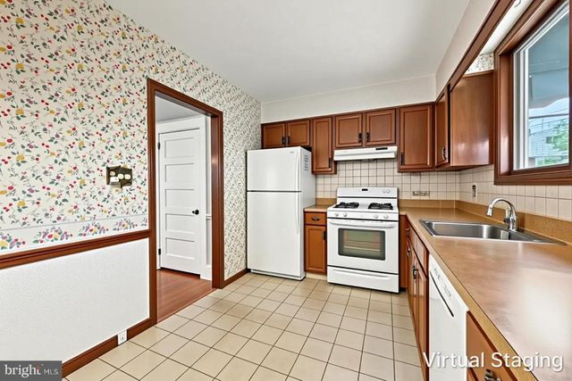 291 W ESSEX AVE, Lansdowne, PA 19050