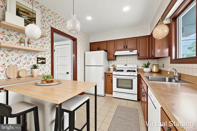 291 W ESSEX AVE, Lansdowne, PA 19050