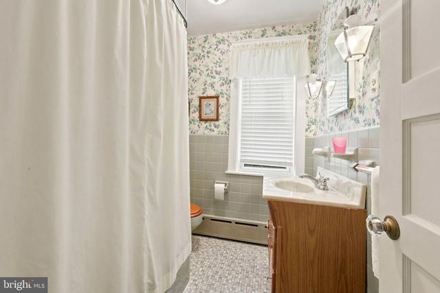 291 W ESSEX AVE, Lansdowne, PA 19050