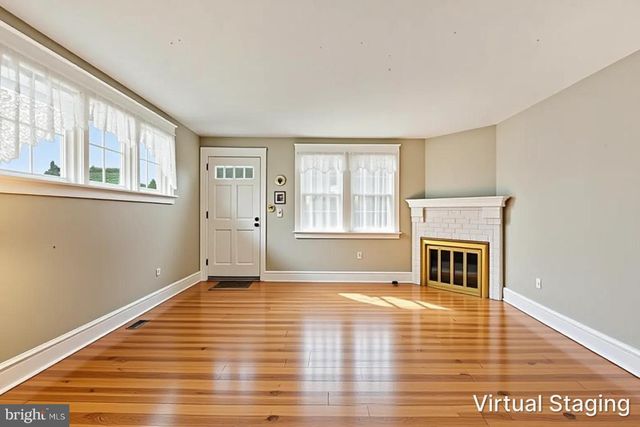 291 W ESSEX AVE, Lansdowne, PA 19050