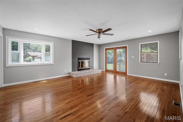 1460 Bluefield Drive, Florissant, MO 63033
