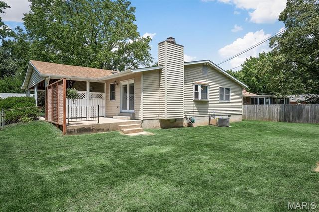 1460 Bluefield Drive, Florissant, MO 63033