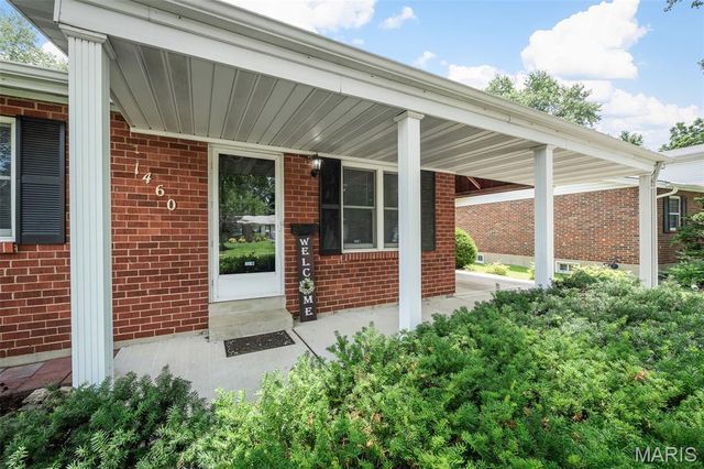 1460 Bluefield Drive, Florissant, MO 63033