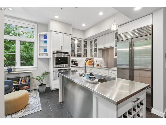 747 Nw 11TH Ave, Portland, OR 97209