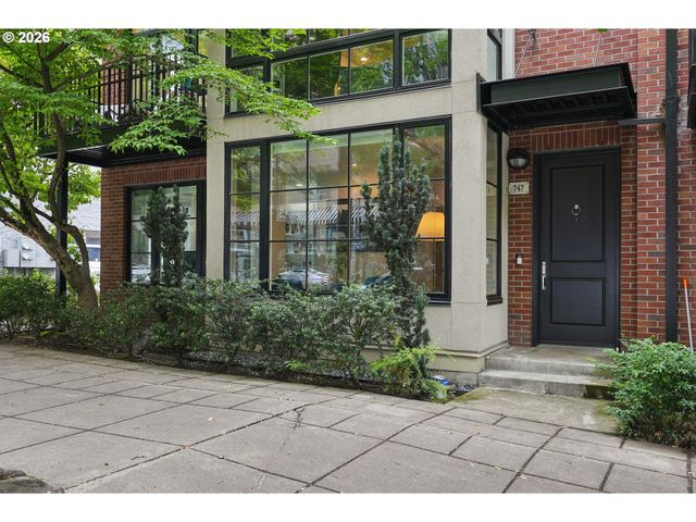 747 Nw 11TH Ave, Portland, OR 97209