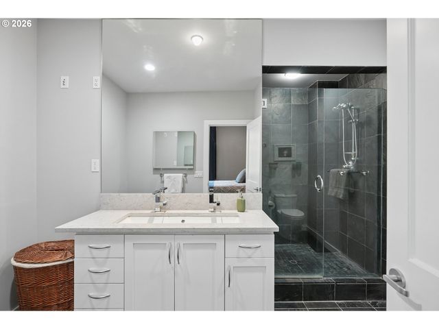747 Nw 11TH Ave, Portland, OR 97209