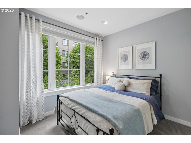 747 Nw 11TH Ave, Portland, OR 97209
