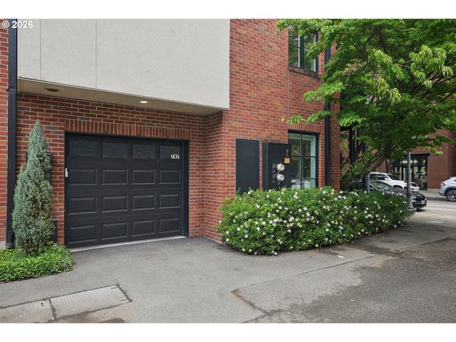747 Nw 11TH Ave, Portland, OR 97209