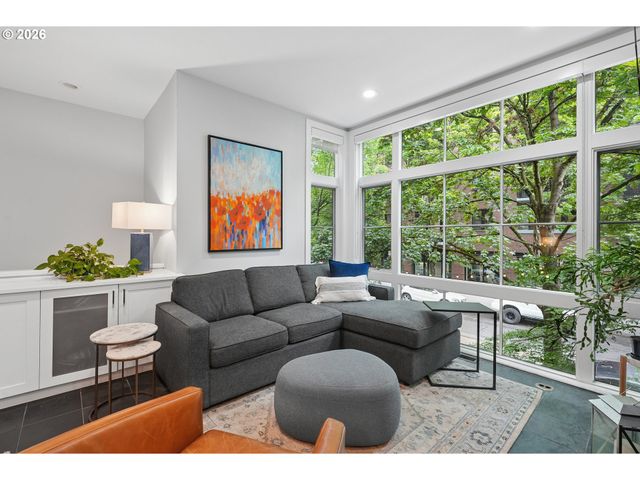 747 Nw 11TH Ave, Portland, OR 97209