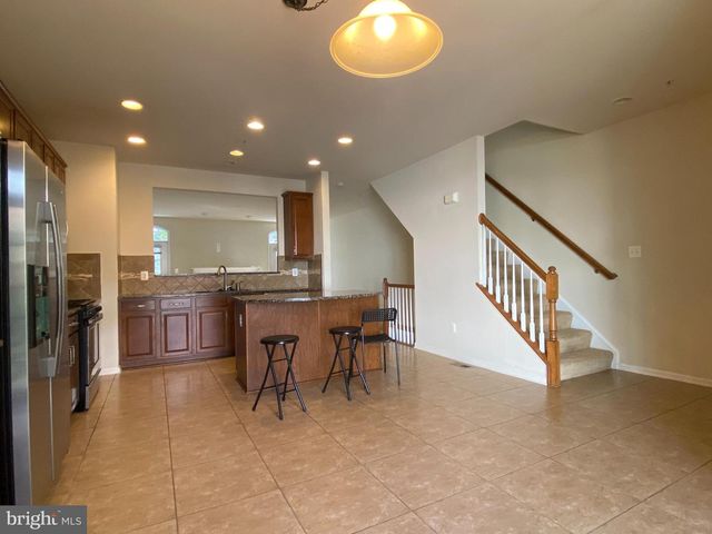 11648 LEESBOROUGH CIR, Silver Spring, MD 20902