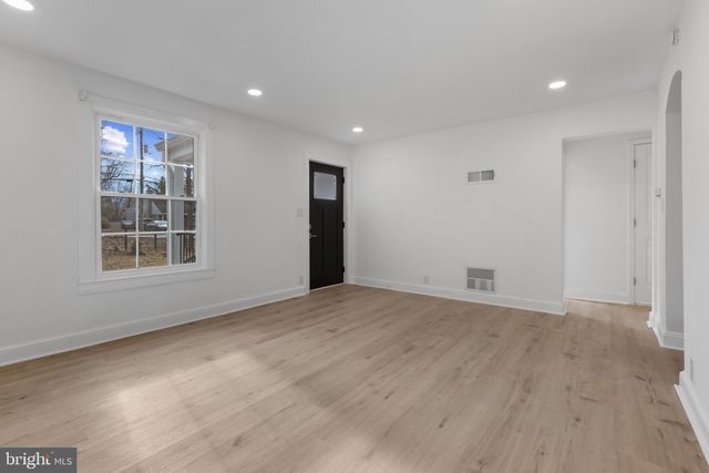 3284 ANNANDALE RD, Falls Church, VA 22042