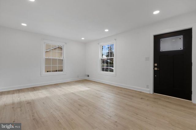 3284 ANNANDALE RD, Falls Church, VA 22042