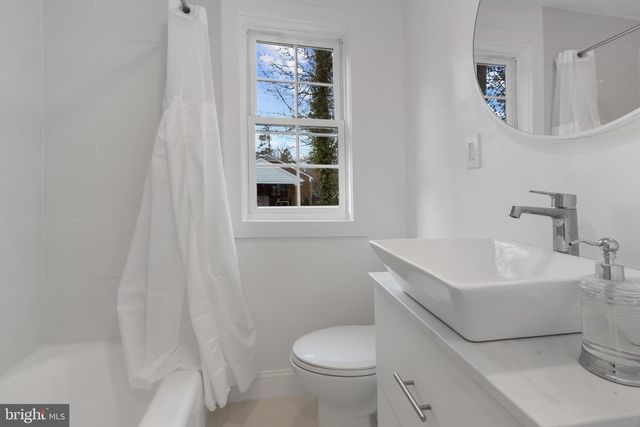 3284 ANNANDALE RD, Falls Church, VA 22042