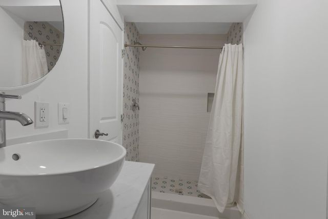 3284 ANNANDALE RD, Falls Church, VA 22042