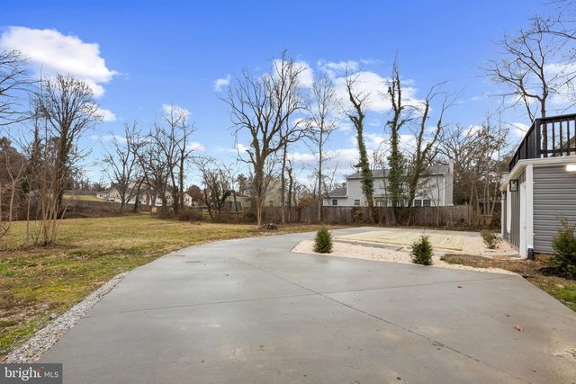 3284 ANNANDALE RD, Falls Church, VA 22042