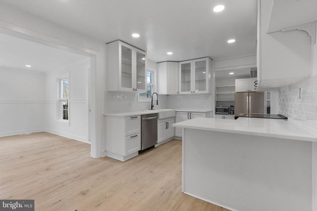 3284 ANNANDALE RD, Falls Church, VA 22042