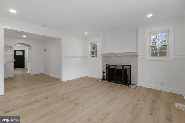 3284 ANNANDALE RD, Falls Church, VA 22042